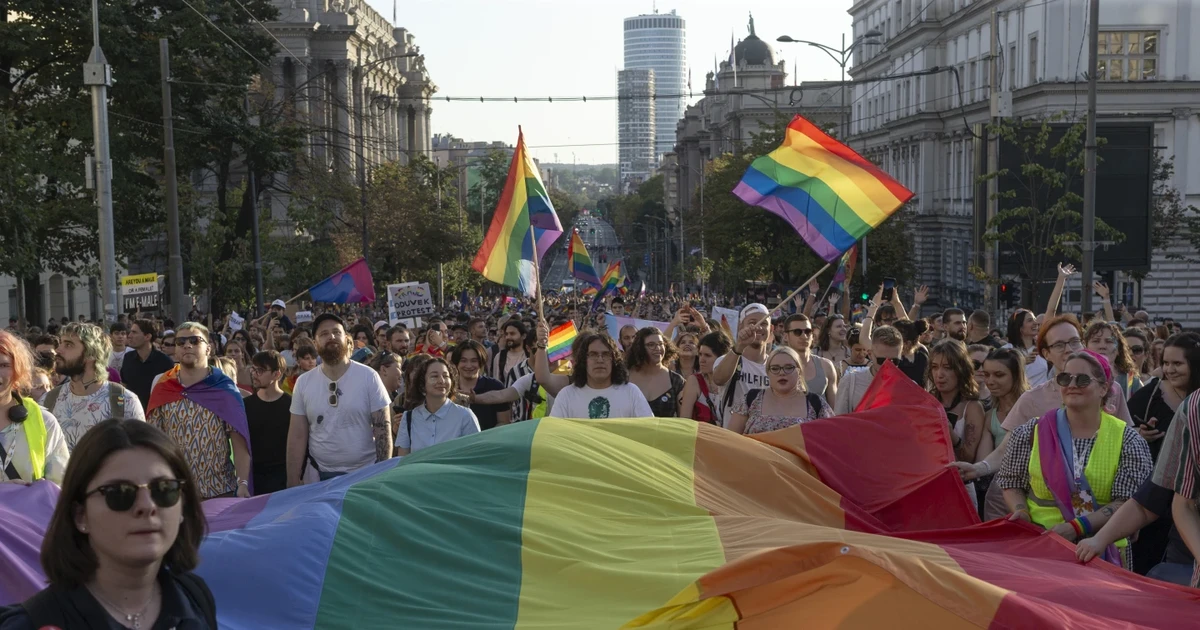 Hy Lạp hợp pháp hóa hôn nhân đồng giới với các phản ứng trái chiều