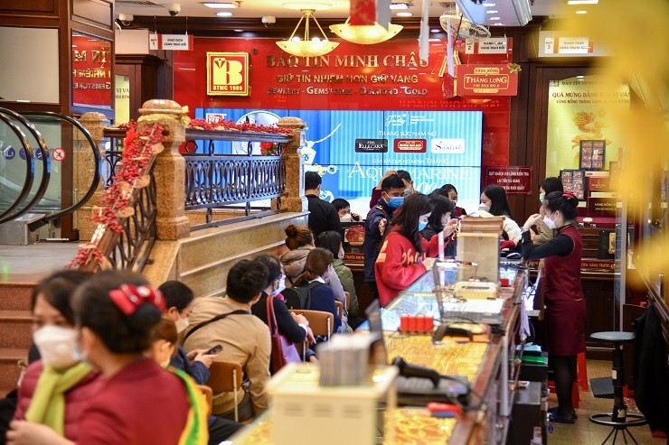 Gi&aacute; v&agrave;ng bất ngờ giảm trong ng&agrave;y v&iacute;a Thần T&agrave;i