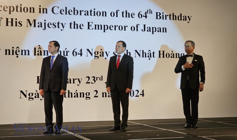Ph&oacute; Thủ tướng Trần Lưu Quang, Bộ trưởng Ngoại giao B&ugrave;i Thanh Sơn v&agrave; Đại sứ Nhật Bản tại Việt Nam Yamada Takio tại lễ kỷ niệm lần thứ 64 ng&agrave;y sinh Nhật ho&agrave;ng Naruhito ng&agrave;y 23/2/2024. Ảnh: Ng&acirc;n H&agrave; - Mekong ASEAN