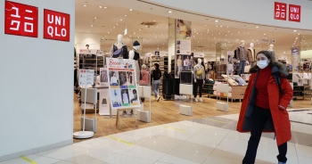 Uniqlo đầu hàng áp lực phải dừng hoạt động tại Nga
