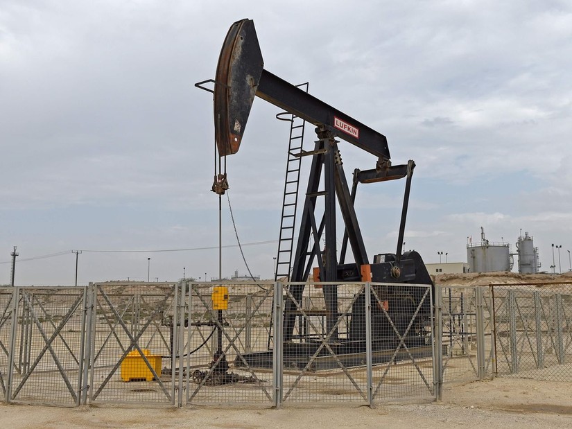 Gi&aacute; dầu ng&agrave;y 12/3 ổn định nhưng ghi nhận tuần giảm gi&aacute; mạnh nhất kể từ cuối 2021. Nguồn: Wall Street Journal.