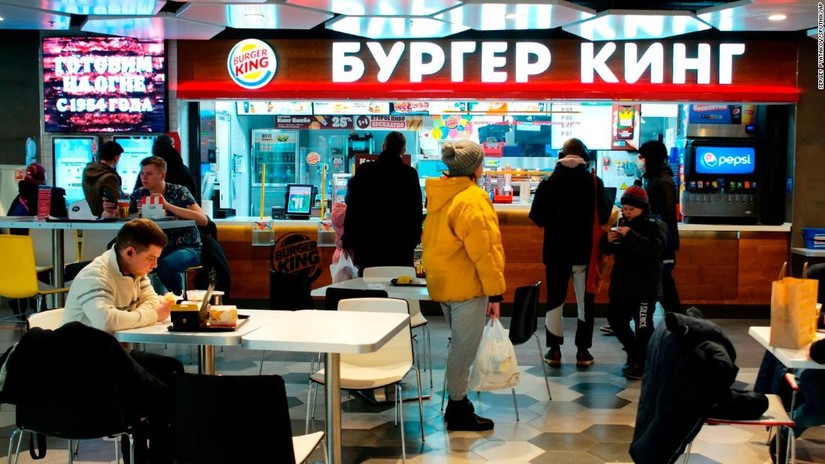Cửa h&agrave;ng Burger King tại Moscow, Nga. Ảnh: CNN