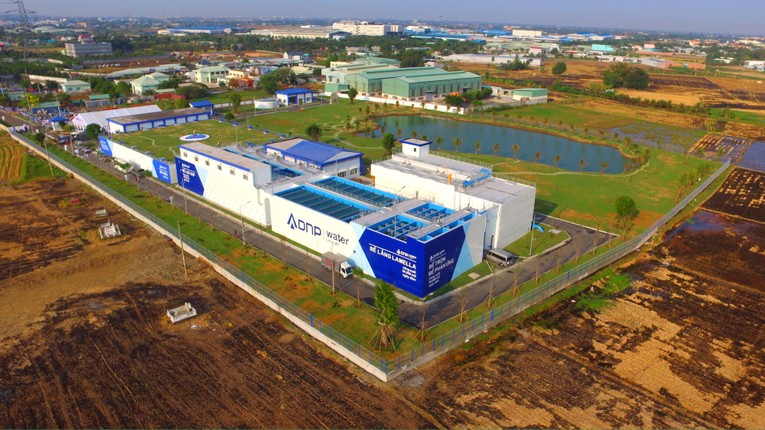 Khi về Nhựa Đồng Nai, &ocirc;ng Độ đ&atilde; mở rộng đầu tư sang ng&agrave;nh nước.