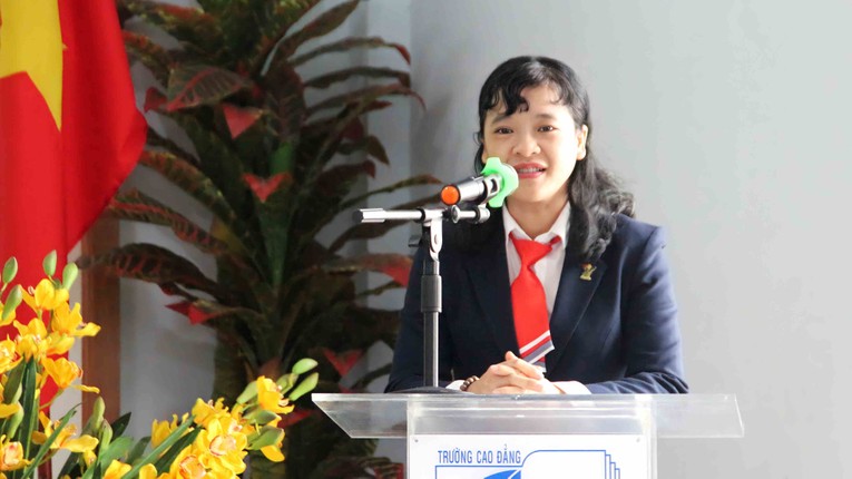 Ảnh t&aacute;c giả