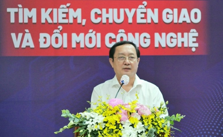 PGS,TS Huỳnh Th&agrave;nh Đạt, Bộ trưởng Bộ KH&amp;amp;amp;amp;CN, ph&aacute;t biểu tại hội thảo (Ảnh: BTC)