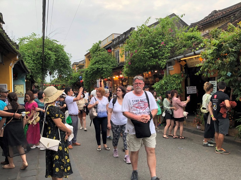 Kh&aacute;ch quốc tế Việt Nam. Ảnh: Thảo Ng&acirc;n