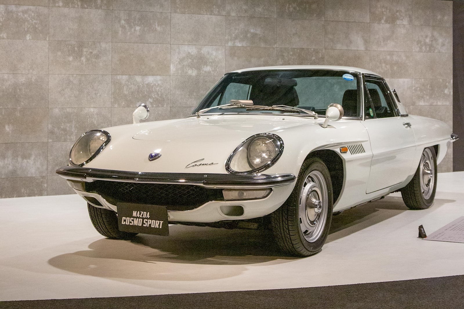 Chiếc Mazda Cosmo Sport.