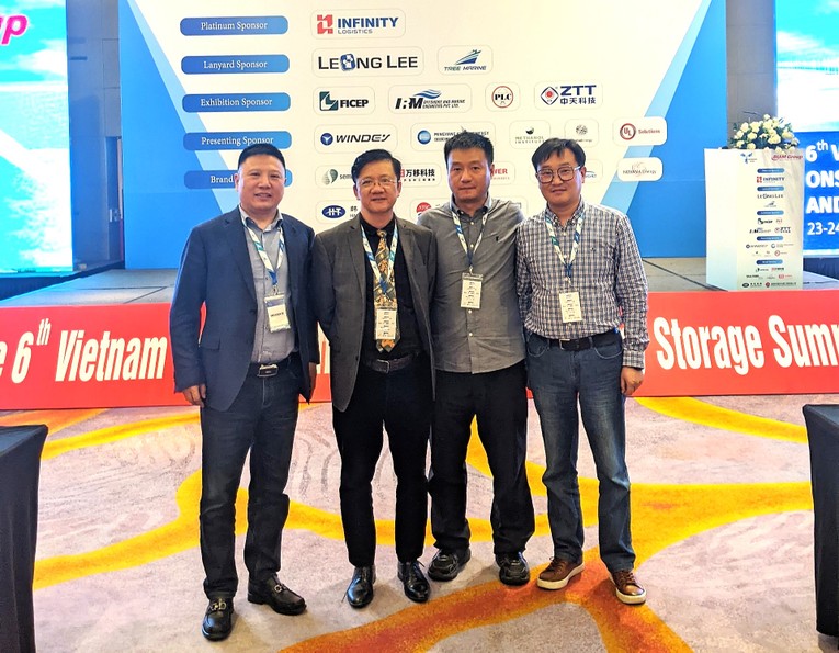 Đại diện C&ocirc;ng ty Blue Aspiration v&agrave; c&aacute;c đối t&aacute;c tại Hội nghị.