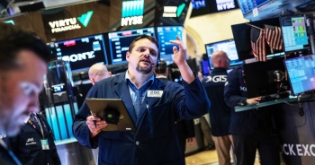 Dow Jones giảm phiên thứ 5 liên tiếp bất chấp nỗ lực hỗ trợ khẩn cấp SVB