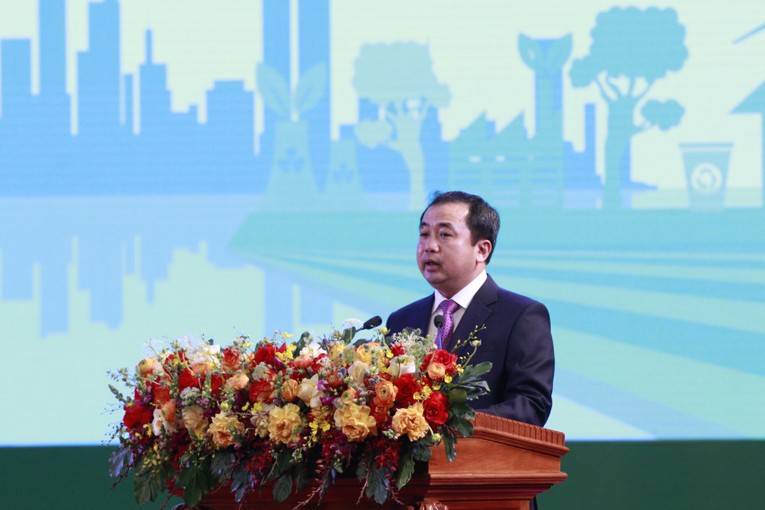 B&iacute; thư Tỉnh ủy Hải Dương Trần Đức Thắng ph&aacute;t biểu tại buổi lễ.