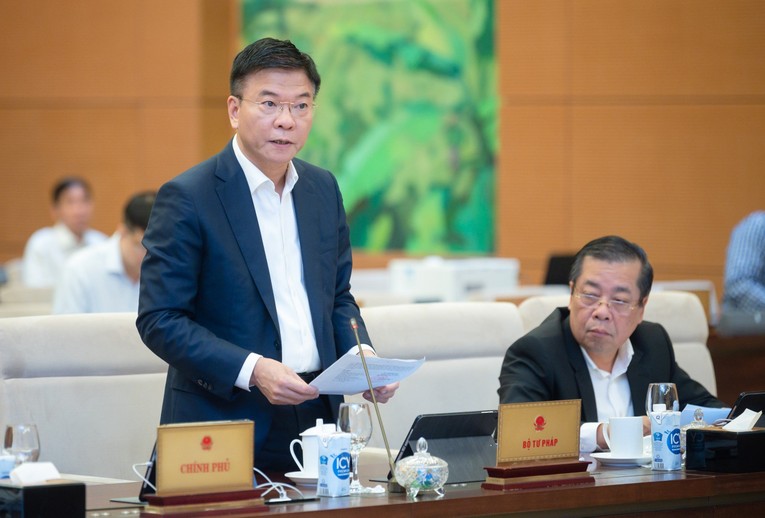 Bộ trưởng Tư ph&aacute;p L&ecirc; Th&agrave;nh Long - Ảnh: quochoi.vn