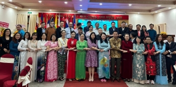 Giao lưu kết nối thương mại giữa doanh nhân Việt Nam và các nước ASEAN