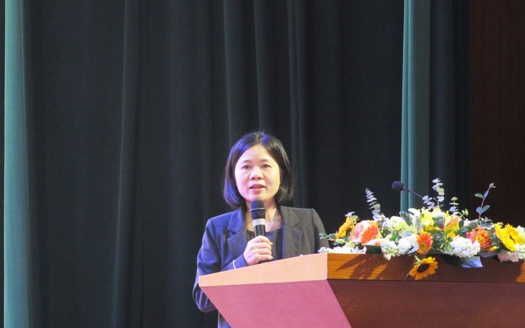 PGS. TS. Trịnh Thị Thu Hương, Ph&oacute; Chủ tịch VALOMA b&aacute;o c&aacute;o tổng kết hoạt động của hiệp hội trong năm 2022. Nguồn: VALOMA.