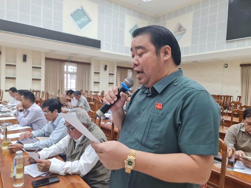 &Ocirc;ng Nguyễn Viết Dũng - Chủ tịch Tập đo&agrave;n Đất Quảng.