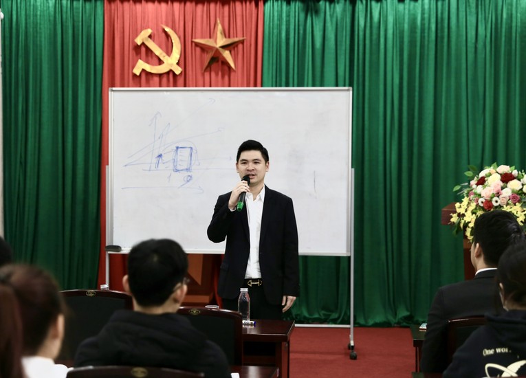 Với việc tham gia, đ&oacute;ng g&oacute;p t&iacute;ch cực cho c&ocirc;ng t&aacute;c an sinh x&atilde; hội, &ocirc;ng Đỗ Vinh Quang, Ph&oacute; Chủ tịch HĐQT Tập đo&agrave;n T&amp;amp;amp;amp;T Group vinh dự l&agrave; một trong 64 c&aacute; nh&acirc;n ti&ecirc;u biểu được Sở Lao động - Thương binh v&agrave; X&atilde; hội H&agrave; Nội vinh danh.