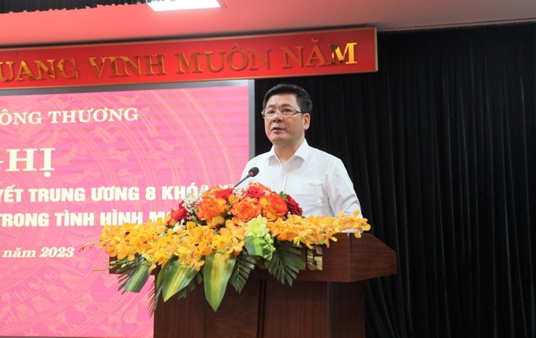 Bộ trưởng Bộ C&ocirc;ng thương Nguyễn Hồng Di&ecirc;n kết luận hội nghị.