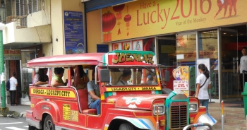 Philippines gặp thách thức trong việc chuyển đổi xanh 'vua đường phố' jeepney