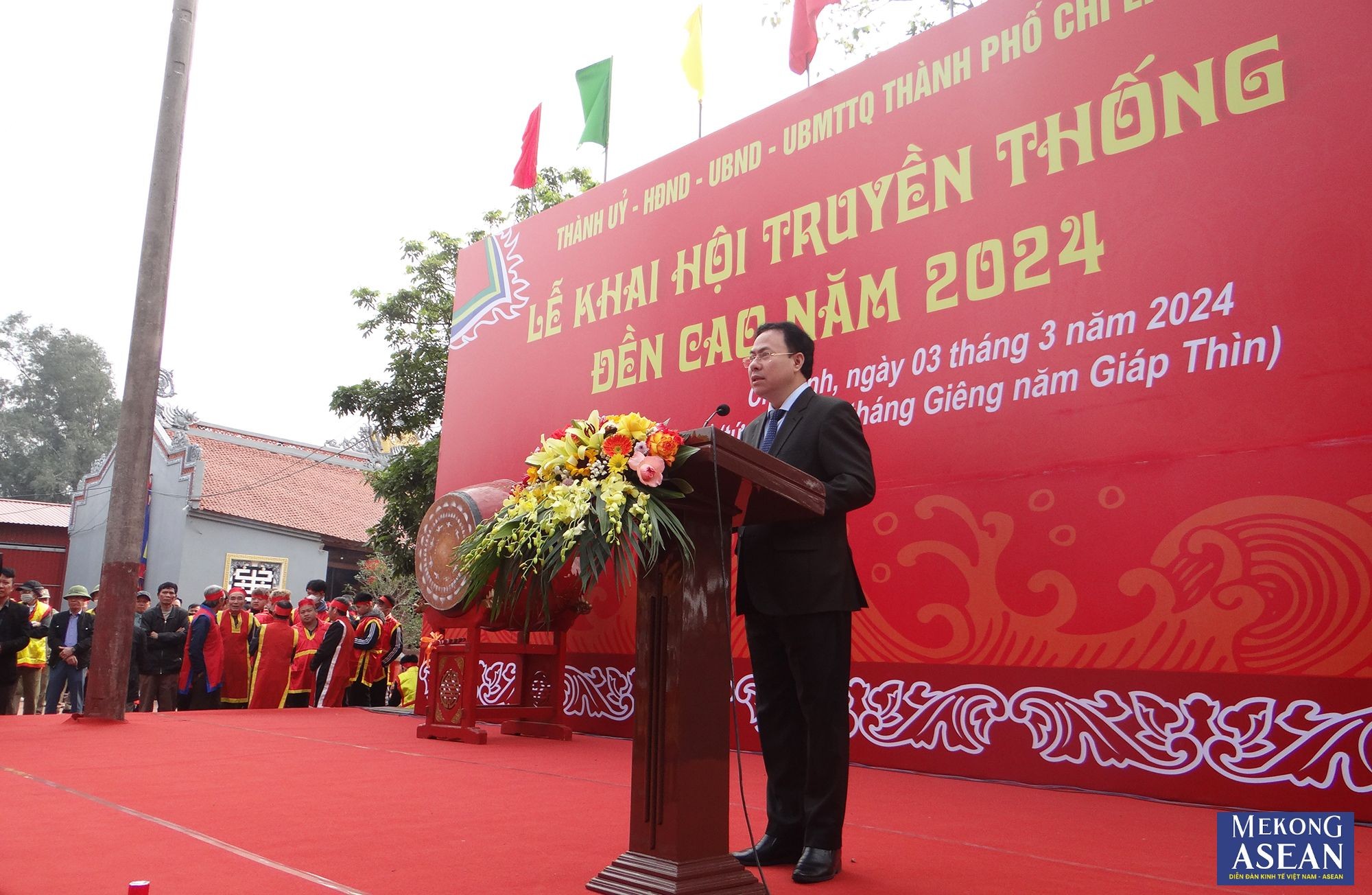 &Ocirc;ng Ho&agrave;ng Quốc Thưởng, Ủy vi&ecirc;n Ban Thường vụ Tỉnh ủy, B&iacute; Thư Th&agrave;nh ủy Ch&iacute; Linh ph&aacute;t biểu tại lễ khai hội.