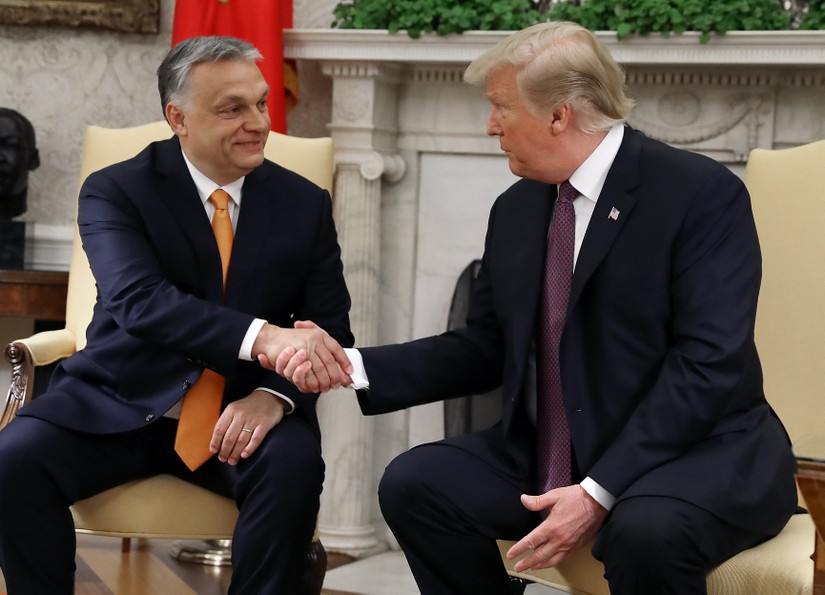 Thủ tướng Hungary Viktor Orban v&agrave; Cựu Tổng thống Mỹ Donald Trump tại cuộc gặp ở Ph&ograve;ng Bầu dục, ng&agrave;y 13/5/2019. Ảnh: Getty Images