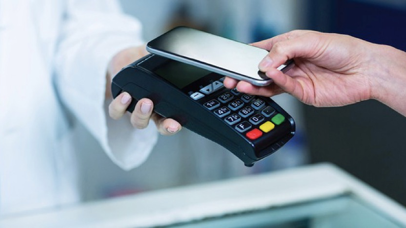 Giao dịch r&uacute;t tiền giảm 15,14%, xu hướng thanh to&aacute;n kh&ocirc;ng tiền mặt l&ecirc;n ng&ocirc;i