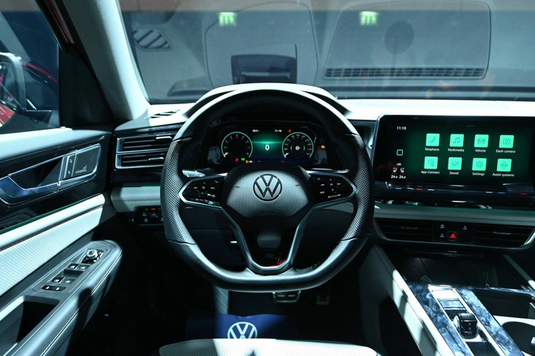 Volkswagen ra mắt mẫu xe dành cho 'Rich kid' tại Việt Nam