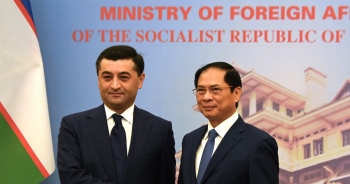 Bộ trưởng Ngoại giao Bùi Thanh Sơn hội đàm với Bộ trưởng Ngoại giao Uzbekistan