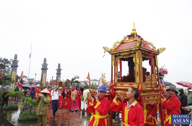 Đ&igrave;nh Trịnh Xuy&ecirc;n x&atilde; Nghĩa An thờ Nguy&ecirc;n so&aacute;i Vũ Đức Phong, một vị tướng đời nh&agrave; Trần, người đ&atilde; c&oacute; c&ocirc;ng đ&aacute;nh đuổi giặc Chi&ecirc;m Th&agrave;nh bảo vệ bờ c&otilde;i v&agrave; đ&atilde; được phong sắc Đạo Quang Minh Sỹ Đại Vương, được nh&agrave; Trần phong tước Trần Triều Nguy&ecirc;n So&aacute;i.