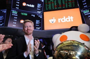 Cổ phiếu Reddit tăng 48% trong ngày đầu IPO