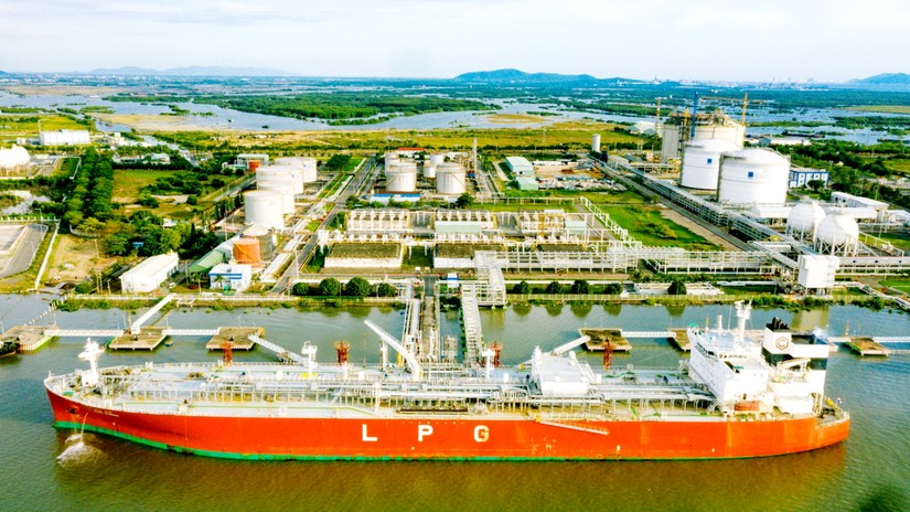 Hạ tầng kho cảng PV GAS Vũng T&agrave;u đ&aacute;p ứng giải ph&aacute;p năng lượng theo m&ocirc; h&igrave;nh kinh doanh t&iacute;ch hợp LPG/CNG/LNG. Nguồn: PV GAS.