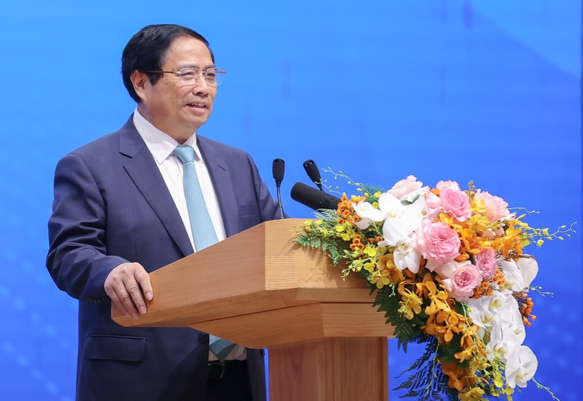 Thủ tướng Phạm Minh Ch&iacute;nh gặp mặt v&agrave; đối thoại với thanh ni&ecirc;n năm 2024. Ảnh: VGP.