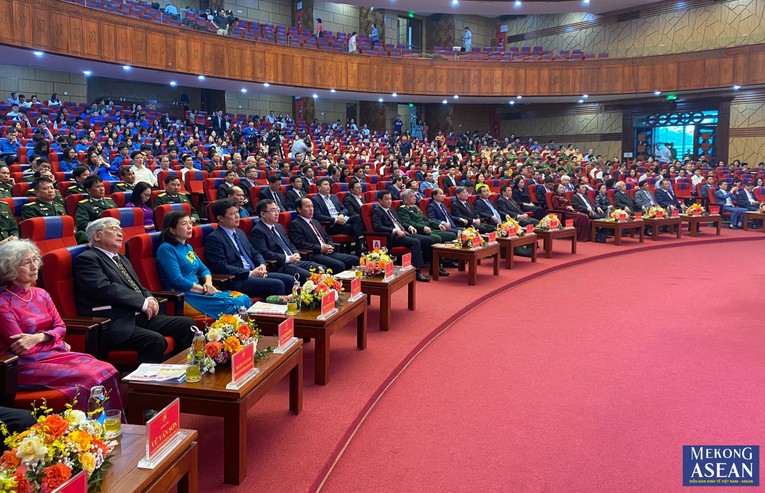 C&aacute;c đại biểu dự lễ kỷ niệm.