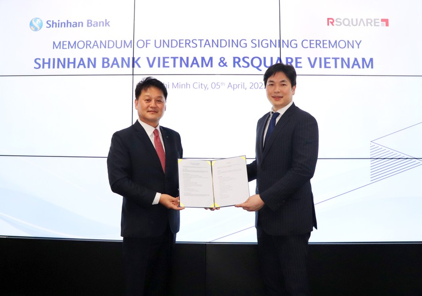Lễ k&yacute; kết hợp t&aacute;c giữa Shinhan Bank v&agrave; RSQUARE