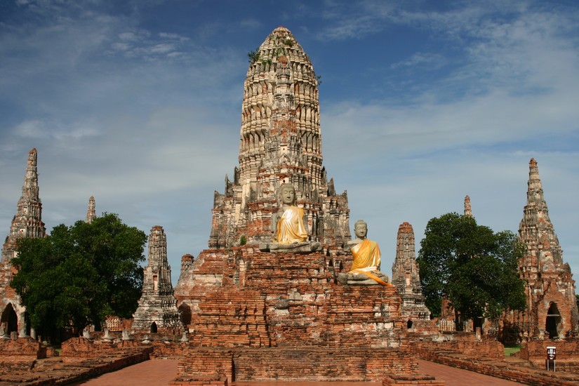 Ng&ocirc;i đền Wat Chaiwatthanaram trong quần thể di t&iacute;ch C&ocirc;ng vi&ecirc;n lịch sử Ayutthaya ở Th&aacute;i Lan.