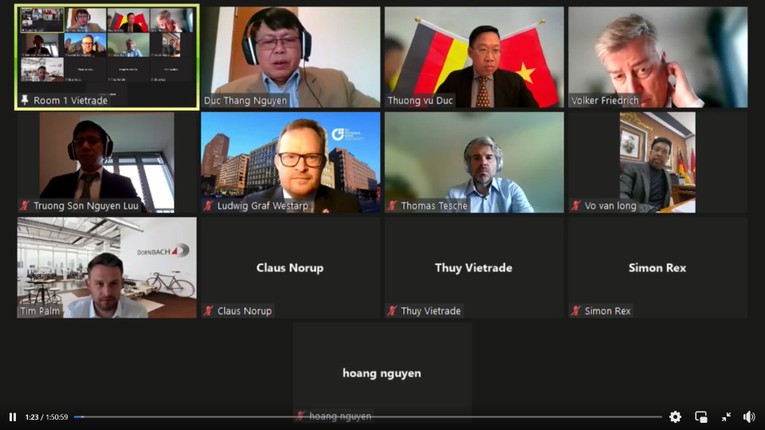 Đại diện thương vụ v&agrave; c&aacute;c chuy&ecirc;n gia tham gia Phi&ecirc;n tư vấn.