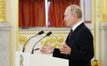 Tổng thống Putin: &apos;Mỹ và EU khiến quan hệ với Nga xấu đi nghiêm trọng&apos;