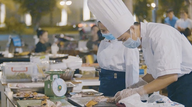 Grand World được mệnh danh l&agrave; thi&ecirc;n đường m&oacute;n ngon bất tận