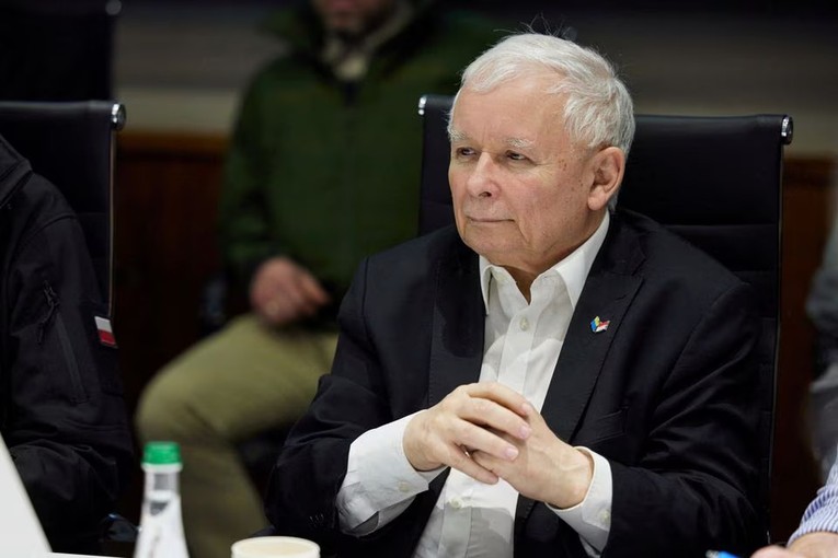 L&atilde;nh đạo đảng PiS cầm quyền v&agrave; đồng thời l&agrave; Ph&oacute; Thủ tướng Ba Lan Jaroslaw Kaczynski. Ảnh: Reuters