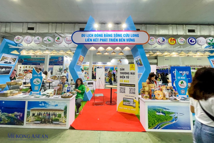 Gian h&agrave;ng hội chợ của c&aacute;c tỉnh v&ugrave;ng đồng bằng s&ocirc;ng Cửu Long. Ảnh: Thảo Ng&acirc;n