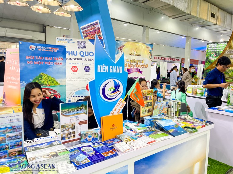 Tỉnh Ki&ecirc;n Giang nổi tiếng với đảo ngọc Ph&uacute; Quốc đang trưng b&agrave;y c&aacute;c sản phẩm du lịch. Ảnh: Thảo Ng&acirc;n