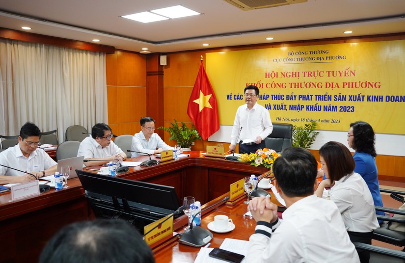 To&agrave;n cảnh phi&ecirc;n họp tại điểm cầu Bộ C&ocirc;ng Thương. Ảnh: Bộ C&ocirc;ng Thương