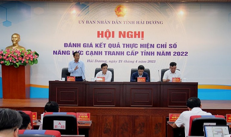 Tại hội nghị, đ&atilde; c&oacute; 6 nội dung tham luận của l&atilde;nh đạo c&aacute;c sở, ng&agrave;nh, địa phương trong tỉnh.