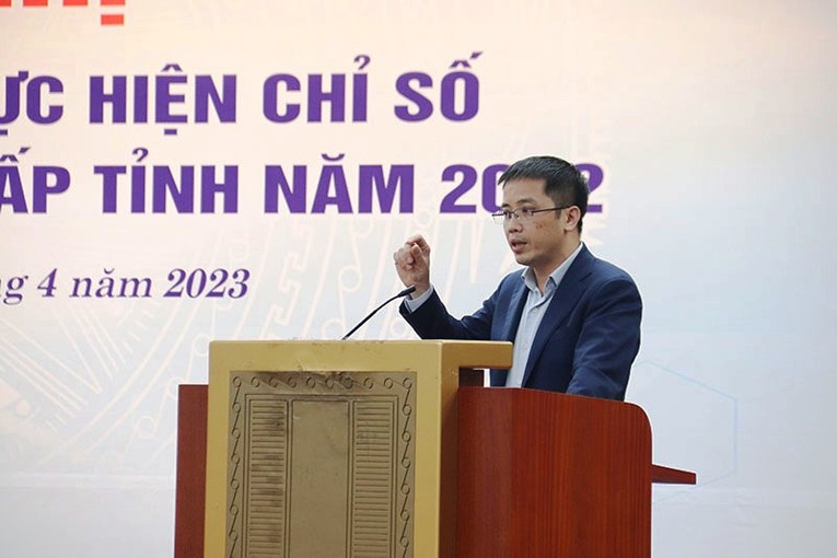 Ph&oacute; Tổng Thư k&yacute;, Trưởng Ban Ph&aacute;p chế VCCI Đậu Anh Tuấn ph&aacute;t biểu tại hội nghị.