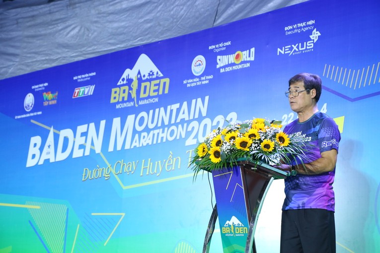 &Ocirc;ng Trần Văn Chiến, Ph&oacute; Chủ tịch UBND tỉnh T&acirc;y Ninh ph&aacute;t biểu tại lễ khai mạc.