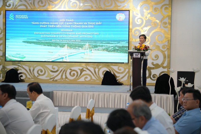 &Ocirc;ng L&ecirc; Đức Thọ, B&iacute; thư Tỉnh ủy Bến Tre ph&aacute;t biểu tại hội thảo