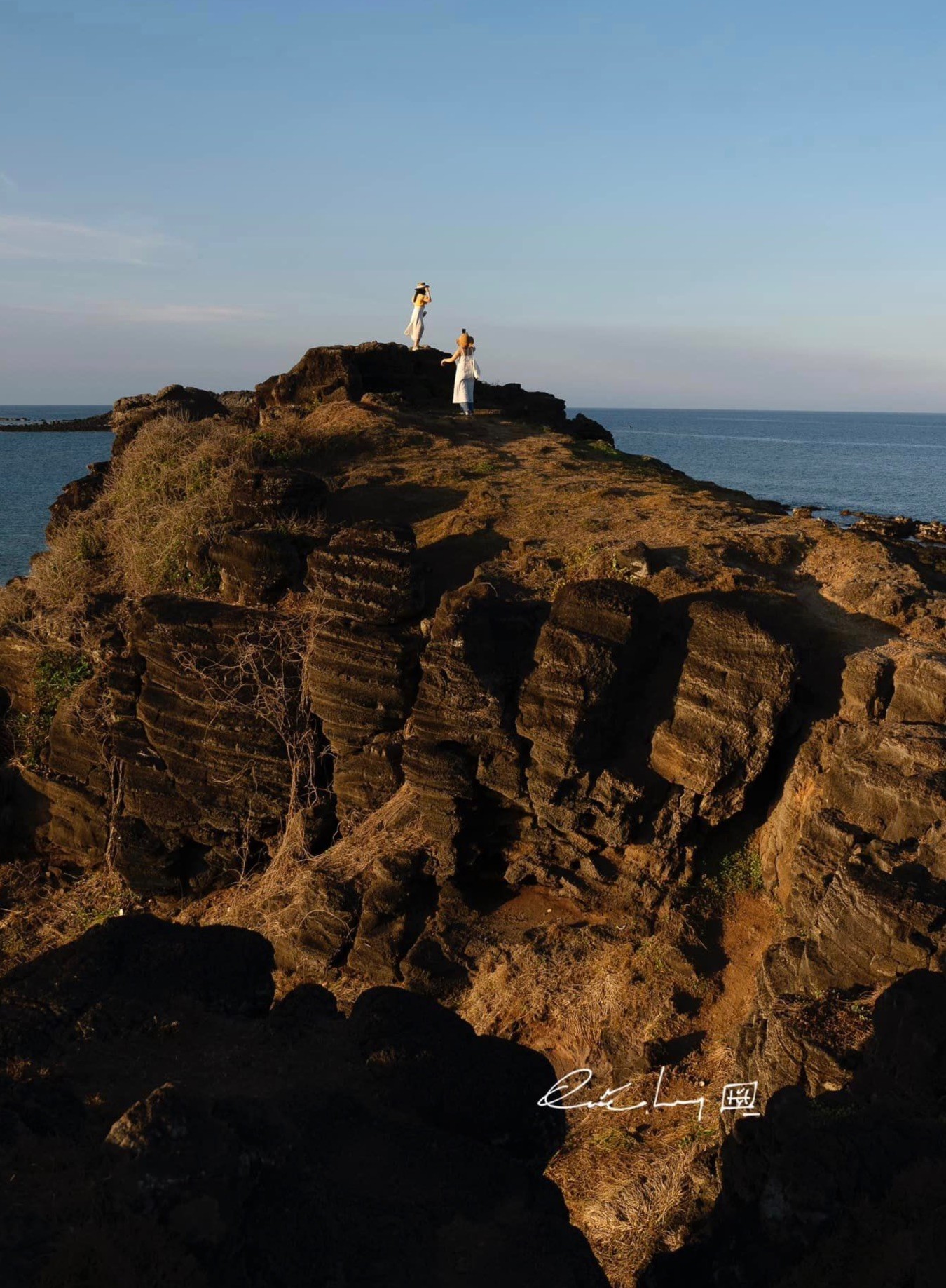 Mộ Thầy, một địa điểm chụp ảnh yêu thích trên đảo. Ảnh: Quốc Huy Mộ Thầy, một địa điểm chụp ảnh yêu thích trên đảo. Ảnh: Quốc Huy
