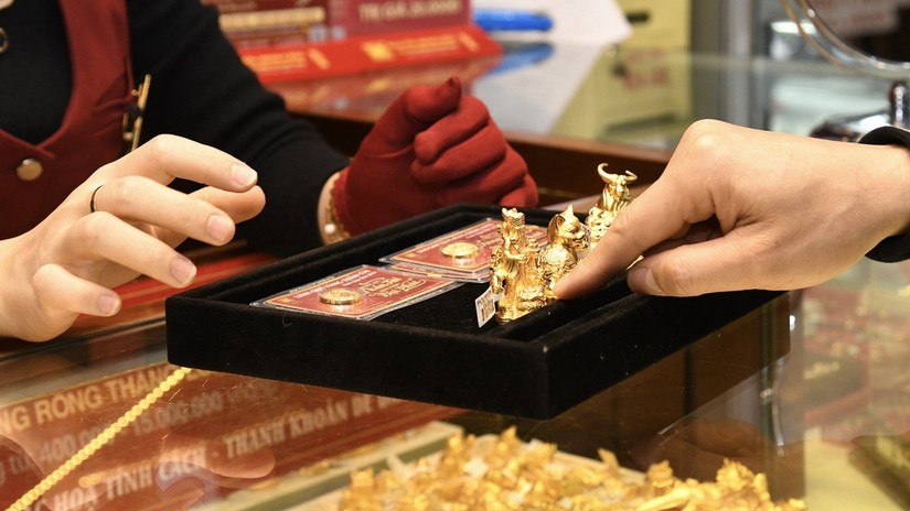 V&agrave;ng chưa dứt đ&agrave; tăng