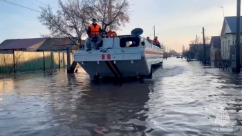 Nga, Kazakhstan sơ tán hàng nghìn người sau vụ vỡ đập