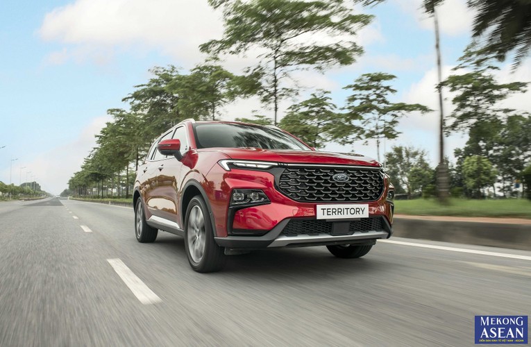 D&ograve;ng xe Ford Territory c&oacute; gi&aacute; b&aacute;n mới, với mức điều chỉnh giảm từ 20 đến 25 triệu đồng t&ugrave;y phi&ecirc;n bản.