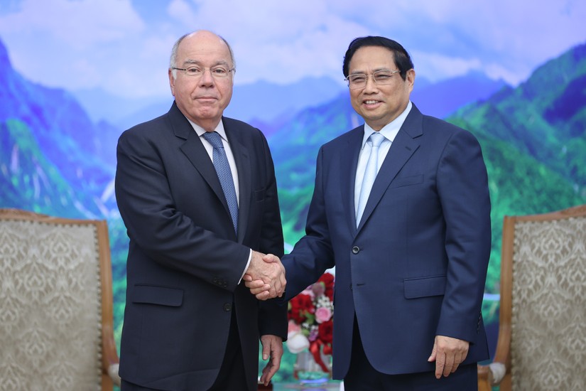 Thủ tướng Phạm Minh Ch&iacute;nh tiếp Bộ trưởng Ngoại giao Brazil Mauro Vieira. Ảnh: VGP