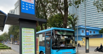 Hà Nội: Điểm chờ xe buýt chuẩn châu Âu ra sao sau hơn 2 năm thí điểm